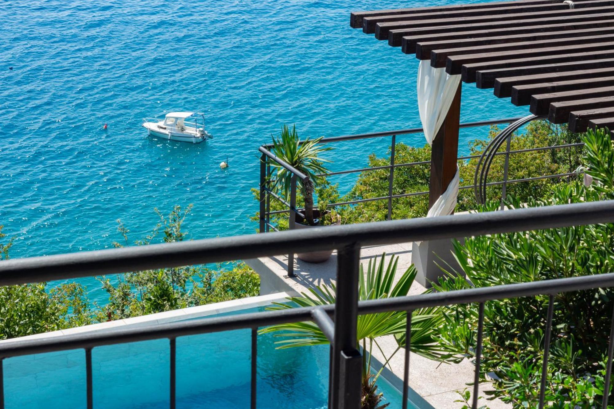 Artistic Beach House With Pool Jadranovo Exterior foto