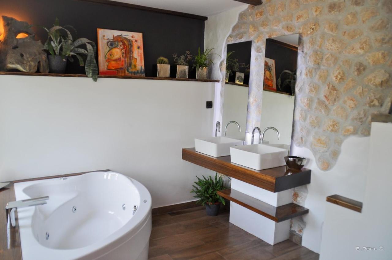 Artistic Beach House With Pool Jadranovo Exterior foto